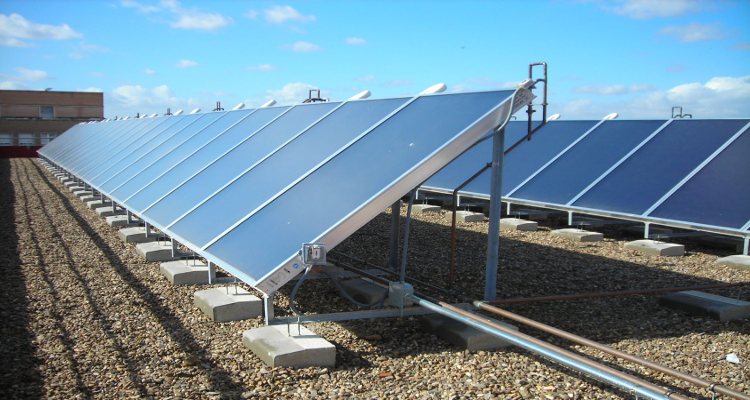 ¿Cómo funciona una instalación solar térmica?
